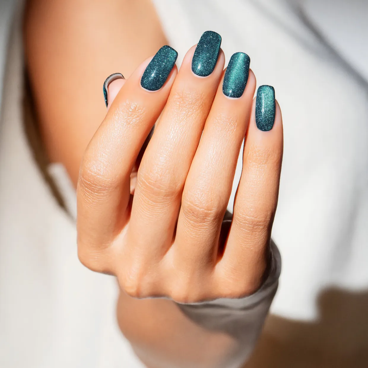 Gelish Aurora Cat Eye Magnetic Soak-Off Gel Polish "Come Sky With Me", Blue Swirl Effect, 15 mL | .5fl oz - 1110568