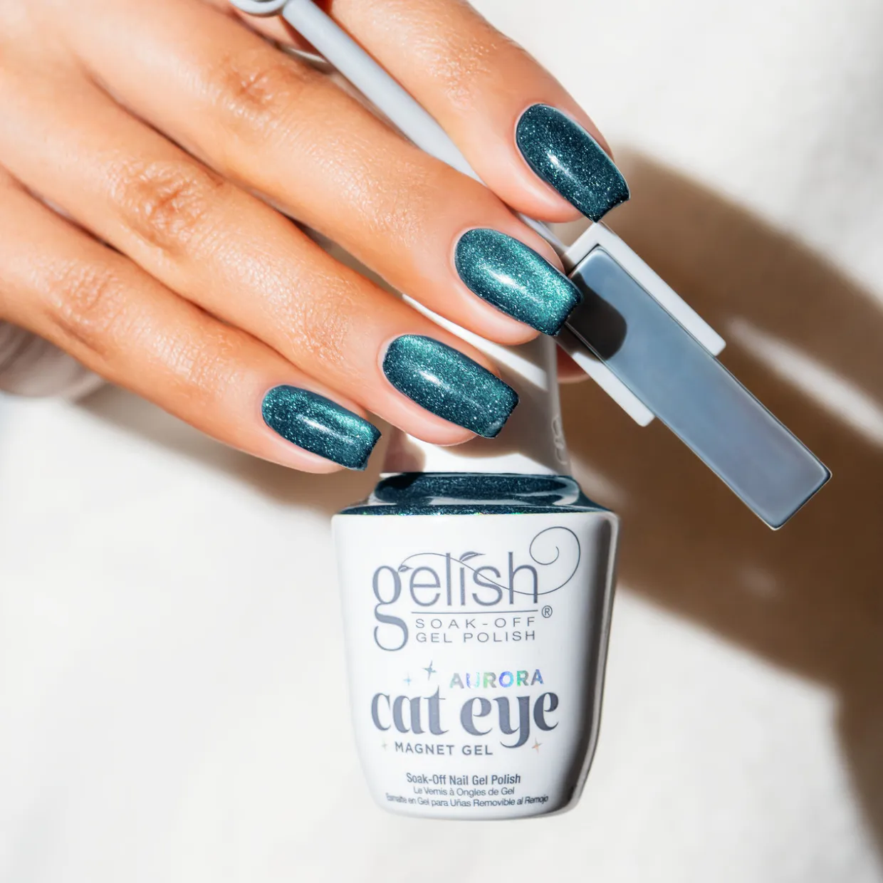 Gelish Aurora Cat Eye Magnetic Soak-Off Gel Polish "Come Sky With Me", Blue Swirl Effect, 15 mL | .5fl oz - 1110568