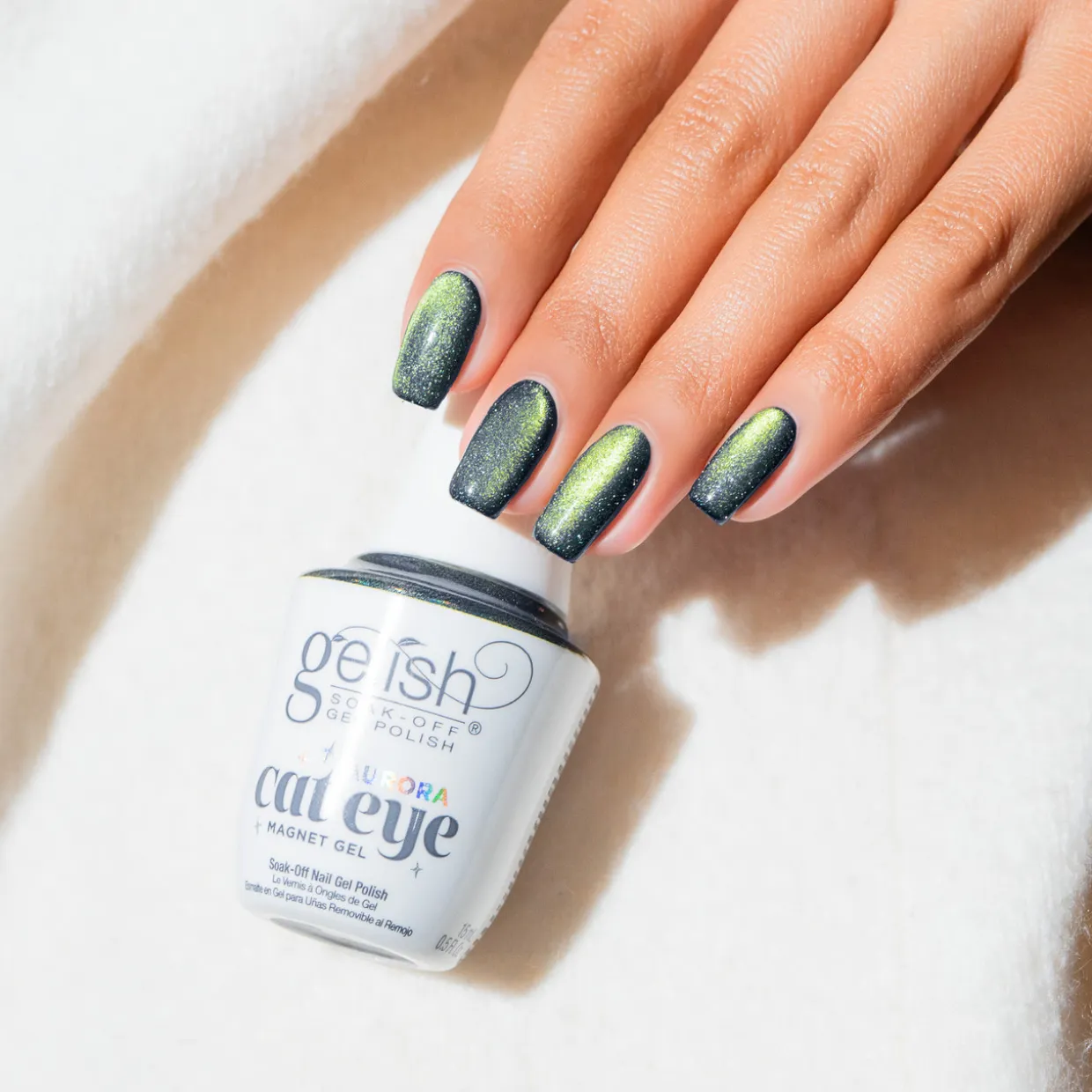 Gelish Aurora Cat Eye Magnetic Soak-Off Gel Polish "Big Bang For Your Buck", Green Swirl Effect, 15 mL | .5fl oz - 1110567