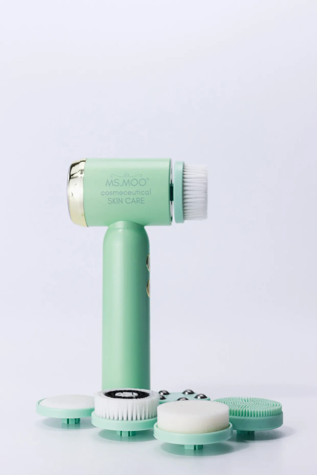 Ms. Moo™ Cleo 8-in-1 Face and Body Brush